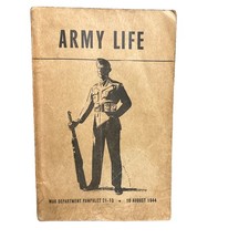 1944 WW2 Army Life vintage war department booklet picture
