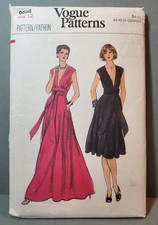 Vintage 70s Vogue Sewing Pattern 9658 Sz 12 NEVER CUT Halston Style Deep V Neck picture
