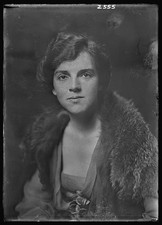 Photo:Mrs C Gardner Portrait Photograph 1910s Studio Portrait picture