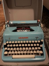 Royal Quiet De Luxe 1950 Vintage Manual Portable Noiseless Typewriter w/ Case picture