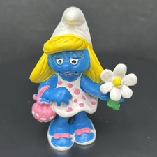Smurfs 20421 Smurfette Holding White Flower Purse Smurf Figure Vtg PVC Figurine picture
