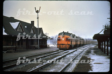 R DUPLICATE SLIDE - Milwaukee Road MILW 90C Hiawatha Action Pewaukee WI 1952 picture