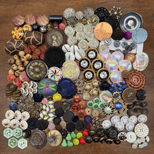 HUGE Vintage Lot of 230 Buttons - Glass MOP Ceramic Horn Metal Rhinestone (Z19) picture