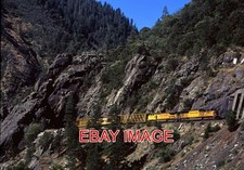 PHOTO  USA RAILWAY (2) UP 4110 & 9492  MIXED MANIFEST AT ELEPHANT BUTE FEATHER R picture