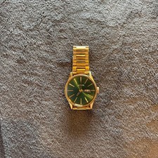 Nixon gold/NEVER BE LATE/thesentry ss picture