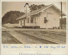 1976 Press Photo Railroad station in Polkton, Old Highway 74 East, Ansan County picture