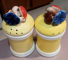 Vintage MUSHROOM Figural MCM Ceramic Salt & Pepper S&P Shakers tangled  Arnel?? picture
