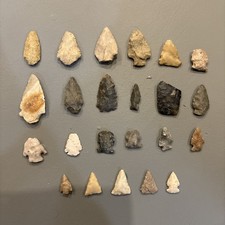 Lot Of 23 Native American Arrowheads Projectile Point Artifacts picture
