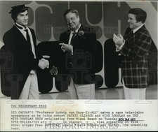 1972 Press Photo Sid Caesar, Jackie Gleason and host Mike Douglas - lrx66544 picture