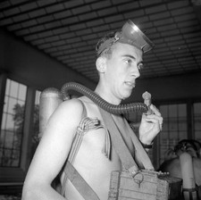 Scuba diver with diving device Delphin II Zurich 1954 1950s Old Photo 2 picture