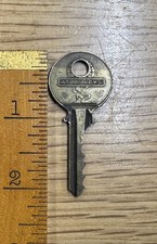 🌿 🗝️ Vintage ATLAS KEY CLEVELAND O. U.S.A. KEY A1 picture