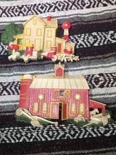 Vintage 1975 HOMCO Plastic Wall Plaques Red Barn & Farmhouse Set of 2 Style 7369 picture