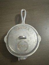 Mini Griswold  Commemorative Pan Portland Oregon 2000 G & Cica reproduction picture