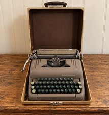 Vintage 1956 Smith-Corona Silent Super Manual Typewriter W/ Carrying Case *Read* picture