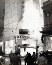 RAREST CUBAN REVOLUTION MOMENT EPOCA STORE FIRE ATTACK 1960s ORIG PHOTO MA84 picture