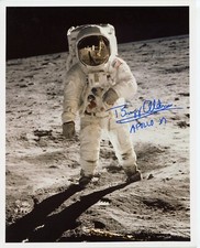 Astronaut Archives offers nicely signed  Buzz Aldrin Apollo 11 glossy.   WOW picture