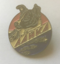 Russian  soviet  First dog in thr space 1960 badge pin picture