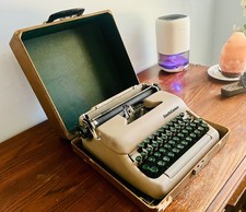 Vtg 50s Smith Corona Clipper Portable Manual Typewriter Green Keys w/Case WORKS picture