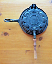 RARE Alfred Andresen Griswold Cast Iron Heart Shaped Waffle Iron  