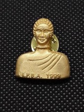 Vintage 1999 PERFUME BOTTLE Lapel PIN FROM IPBA ORGANIZATION Advertising picture