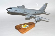 USAF Boeing KC-135R Stratotanker Kansas ANG 100 ARW Desk Model 1/100 SC Airplane picture