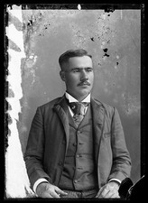 Photo:Unidentified Man Portrait 1873-1916 Studio Photograph picture