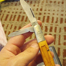 vintage 0000 Belknap Blue Grass Barlow pocket knife. picture
