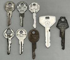 Vintage Auto Key Lot Briggs & Stratton GM, Chrysler Valet Key & Y-152 picture