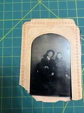 “Young Lovebirds” Group Photo Tintype c1800 Antique picture