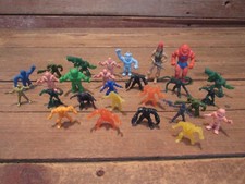 Vintage Toy Figure Figurines Lot Junk Drawer Space Lion Man M.U.S.C.L.E & Others picture