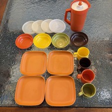 Vintage 1970s Tupperware Mini Children’s Picnic Set Harvest Colors Clean picture