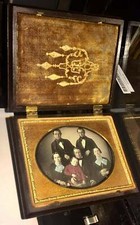 Beautiful Tinted 1/4 Daguerreotype Photo of Family Group Men Woman Sealed Color picture