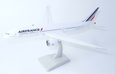 Hogan Air France Boeing 787-9 Dreamliner Desk Display Model 1/200 AV Airplane picture