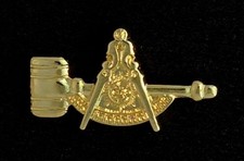 Masonic Past Master With Gavel Lapel Pin (PMG-1) picture