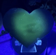 Crystal 64g UV Reactive Volcano Agate Heart Carving Mineral picture