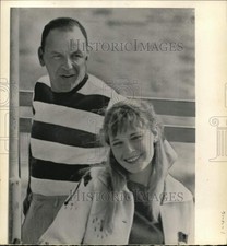 1966 Press Photo Singer and actor Frank Sinatra and his young fiancee Mia Farrow picture