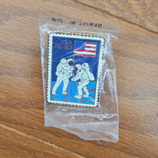 NASA Apollo 11 Moon Landing Pinback Pin Astronauts & Space Travel picture
