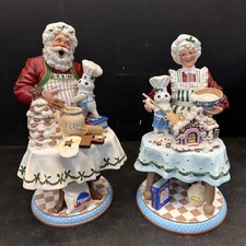 Danbury Mint Pillsbury Doughboy Santa’s Little Helper & Mrs Claus Favorite Baker picture