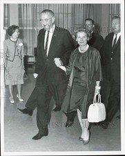 1963 Press Photo Lyndon Johnson with Mildred Jeffrey at McGregor Center, Detroit picture