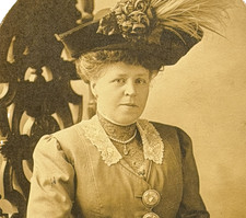 Edwardian Woman Oval Portrait Photograph c1900s Victorian Hat & Fashion Photo picture