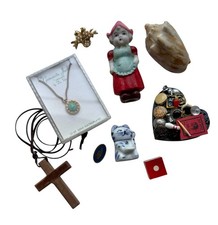 Estate Junk Drawer Collectibles Vintage Grandmas Misc picture