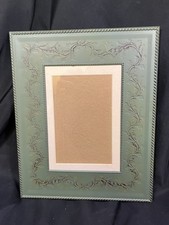 VINTAGE LAWRENCE GREEN METAL 5 X 7” PHOTO PICTURE FRAME picture