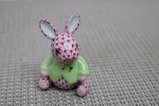 Herend Sweater Bunny Figurine  Fishnet #VHP-16101-SUMP-VB Pink Rasberry 2837 NOS picture