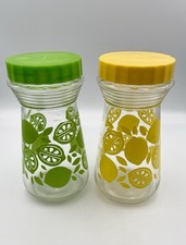 Vintage Pyrex 1970s Lemon Glass Measuring Jars Green Yellow Pour Spout Lid Set 2 picture