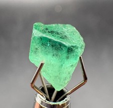2.54 carat Colombian Emerald crystal - Muzo mining district, Colombia rough picture