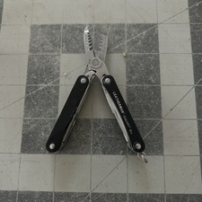 Leatherman Squirt ES4 Multi-Tool Wire Strippers Electrician Black Damaged File picture