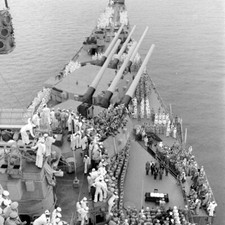 WW2 WWII Photo World War Two / Surrender of Japan Tokyo Bay 2 Sept 1945 picture