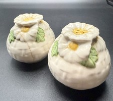 Vintage Metlox Poppytrail Daisy Salt & Pepper Shakers California  Pottery picture