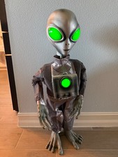 HOME DEPOT 36-inch Animated LED Dancing ALIEN Retired HALLOWEEN Prop READ DESC picture