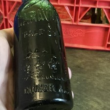 30s Caravan Pale Dry Ginger Ale Embossed Green Glass Bottle 7 oz Oasis Beverage picture